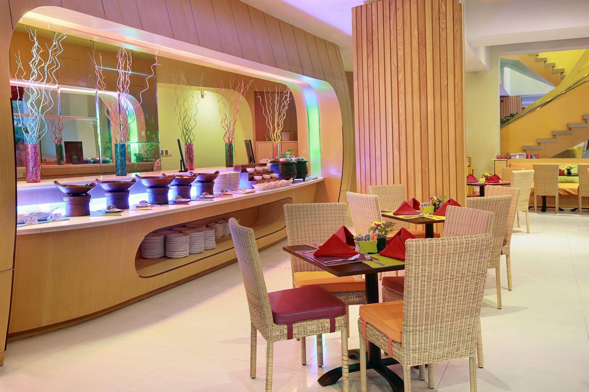Hotel Ibis Styles Yogyakarta Extérieur photo