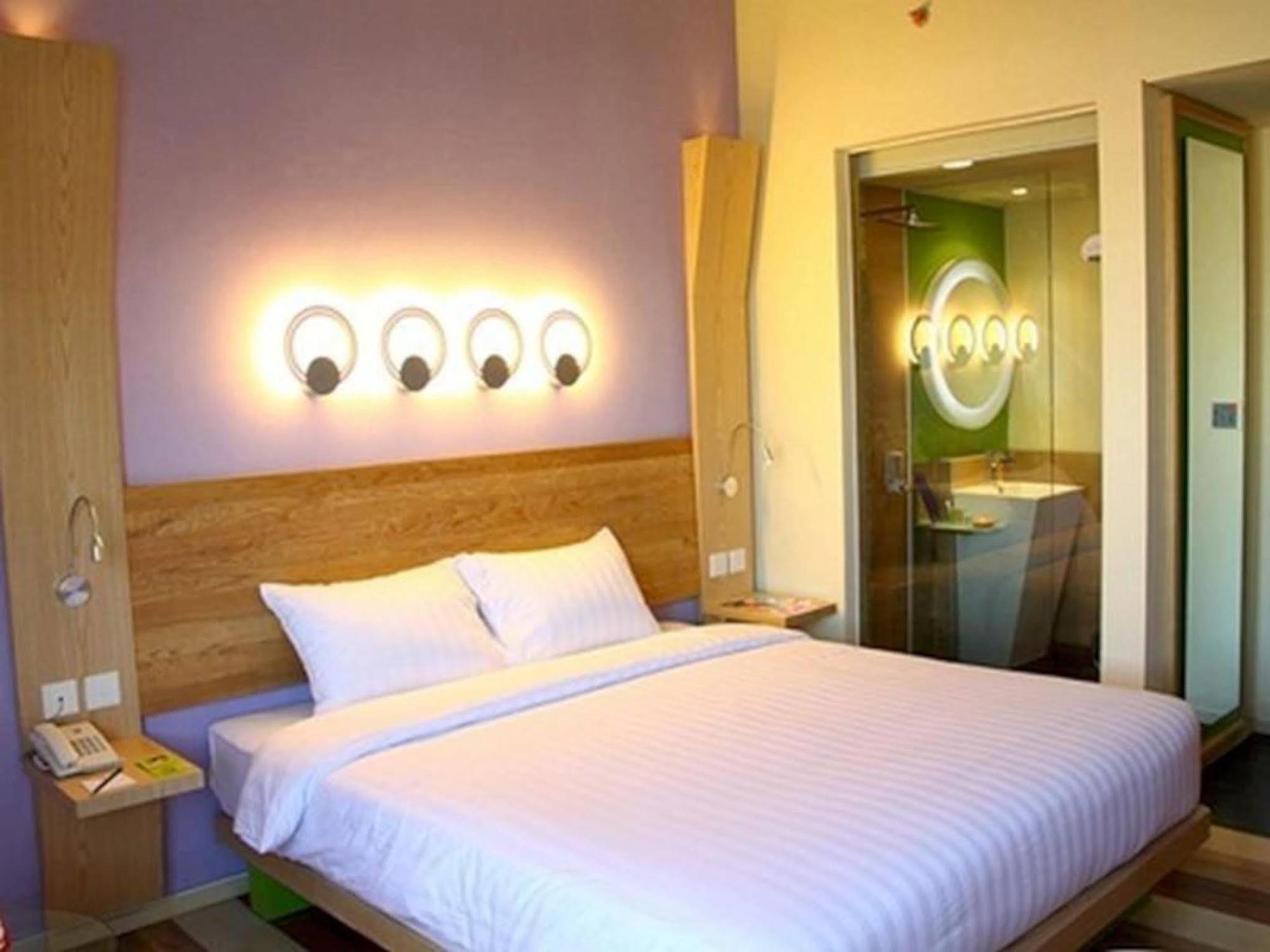 Hotel Ibis Styles Yogyakarta Extérieur photo